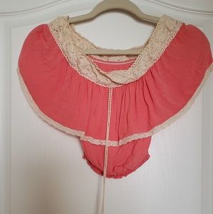 Glying Tomqto off shoulder crop top